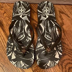 Tory Burch Flip Flops SZ 7